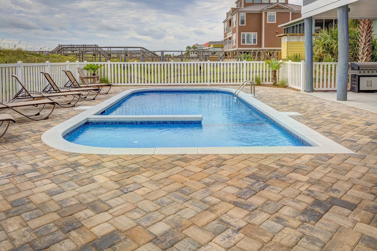 Kamloops landscape patio outdoor kitchen